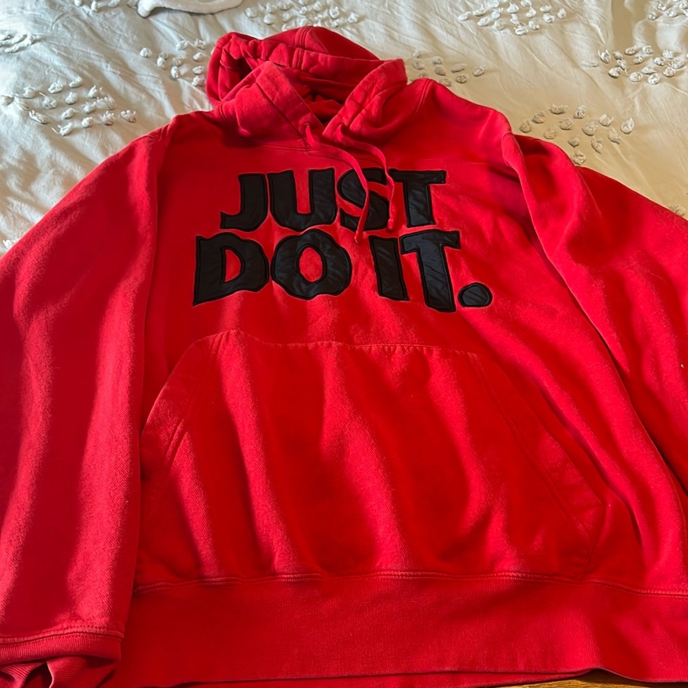 Red Nike Men’s xl sweatshirt